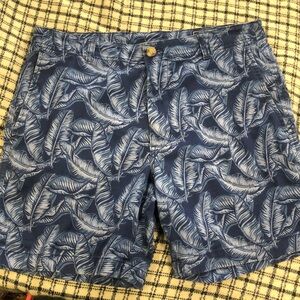 Men’s vineyard, vine shorts, size 32, blue print